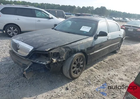 2011 Lincoln Town Car Signature Limited z USA, uszkodzony, nr VIN 2LNBL8CV0BX750651